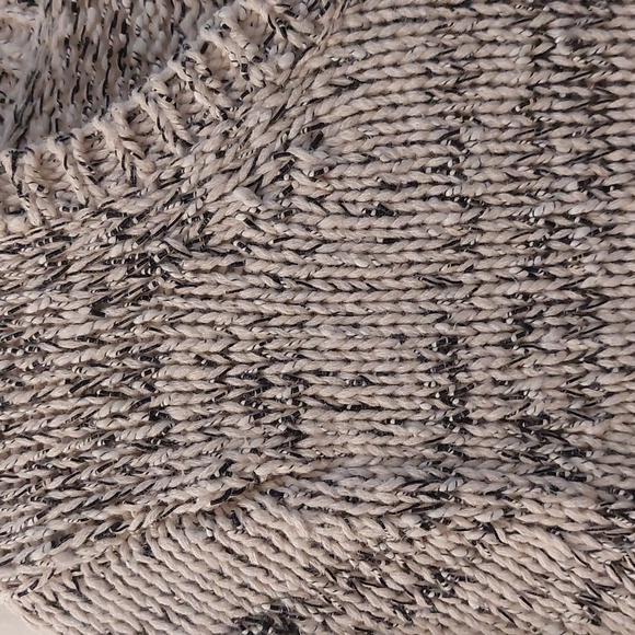 NWT Ann Taylor Pullover Knit Sweater. Cream/Black/Gray. Size M - Picture 2 of 9